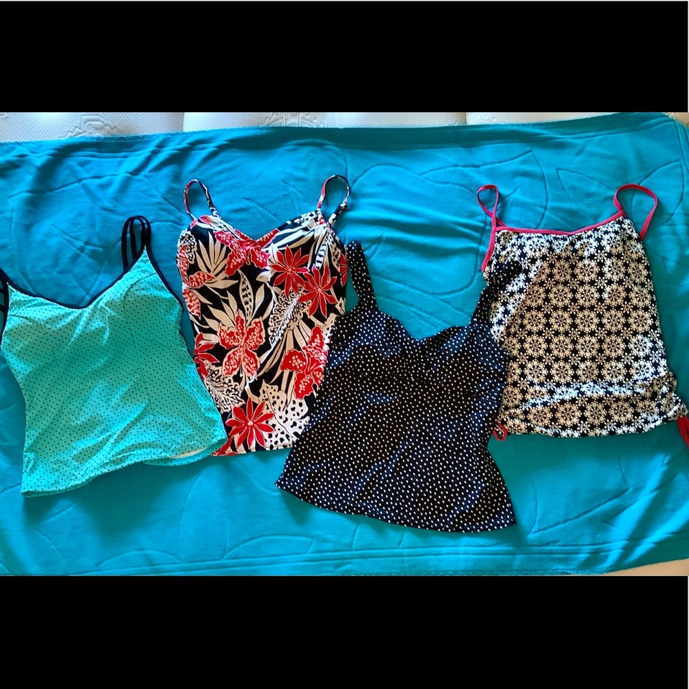 4 Tankini tops sz M, great condition